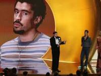 Super Bowl : Bad Bunny fait le show… et ça ne plaît pas à tout le monde!